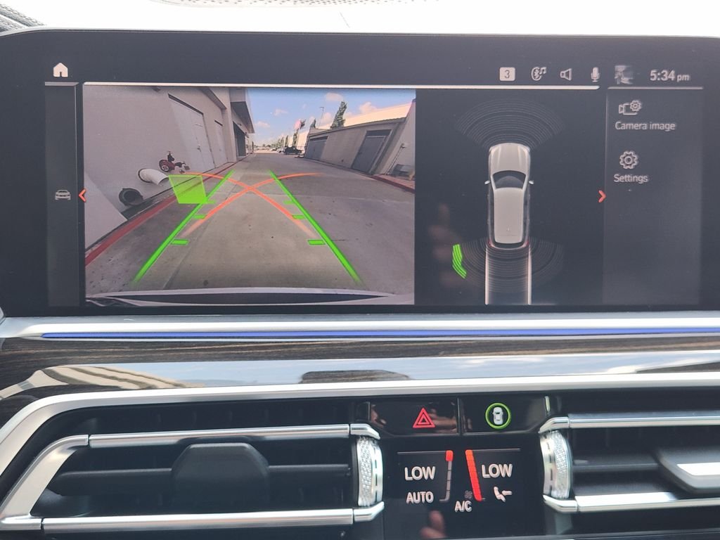 Used 2019 White Metallic BMW xDrive40i image 17