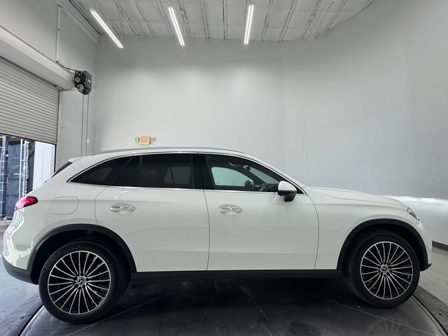 New 2026 Polar White Mercedes-Benz GLC 300 image 15