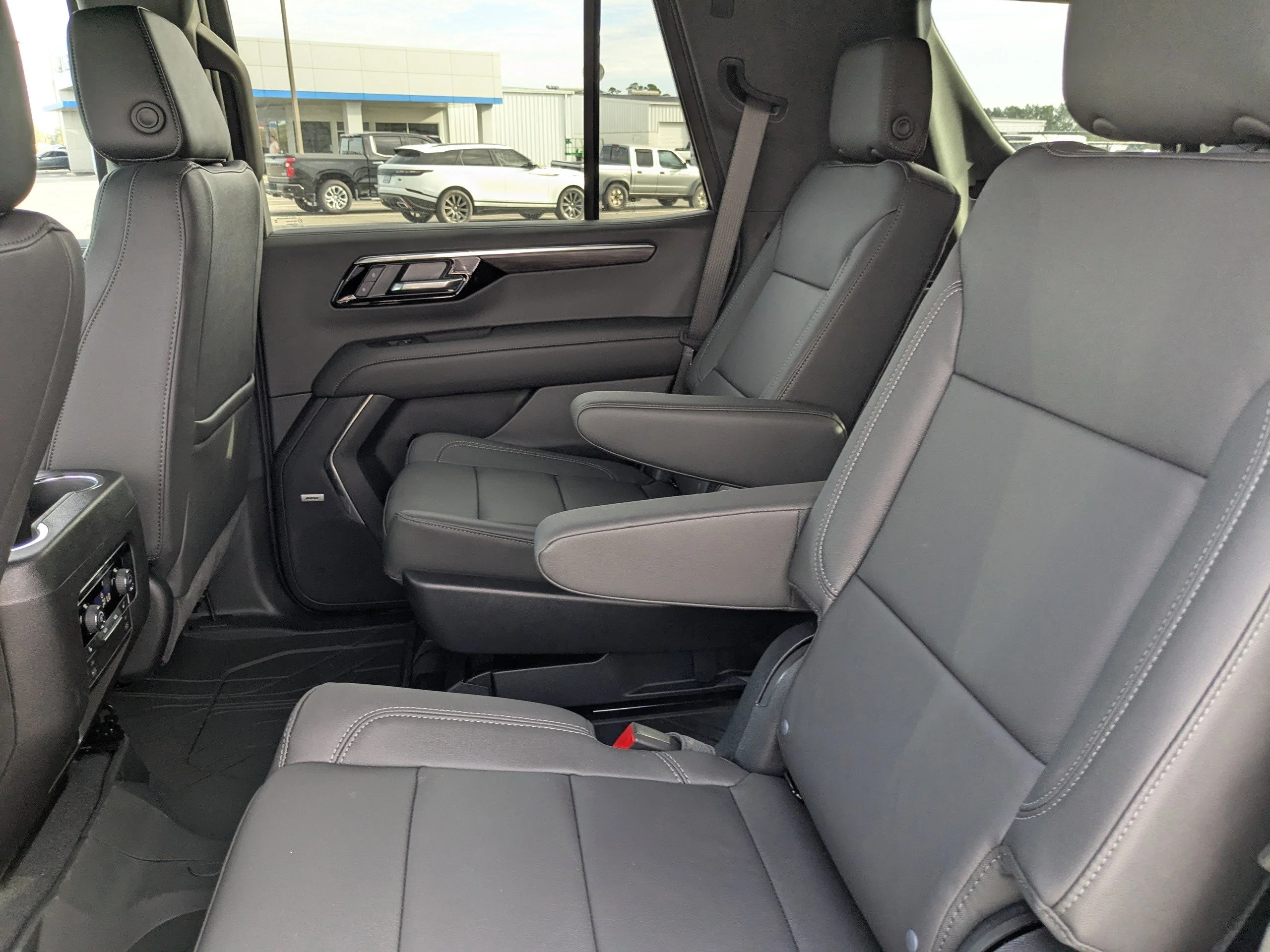 New 2025 Summit White Chevrolet LT image 14