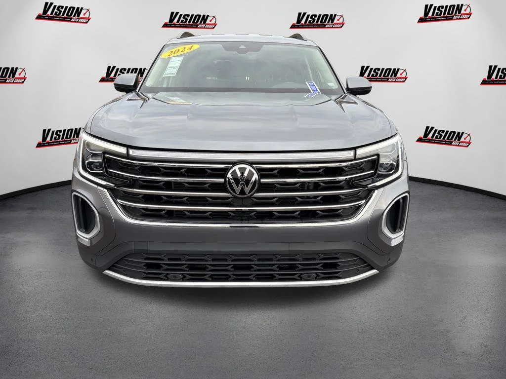 Used 2024 Silver Volkswagen 2.0T SE w/Technology image 9