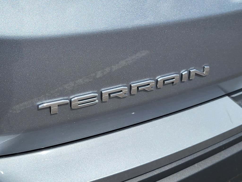 Used 2024 Sterling Metallic GMC SLE image 8