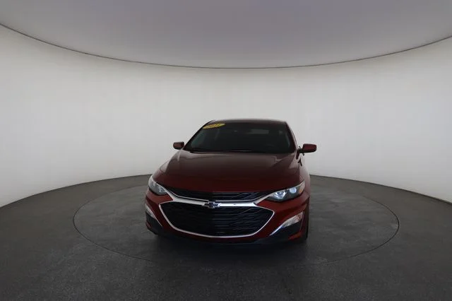 Used 2021 Red Chevrolet RS image 32