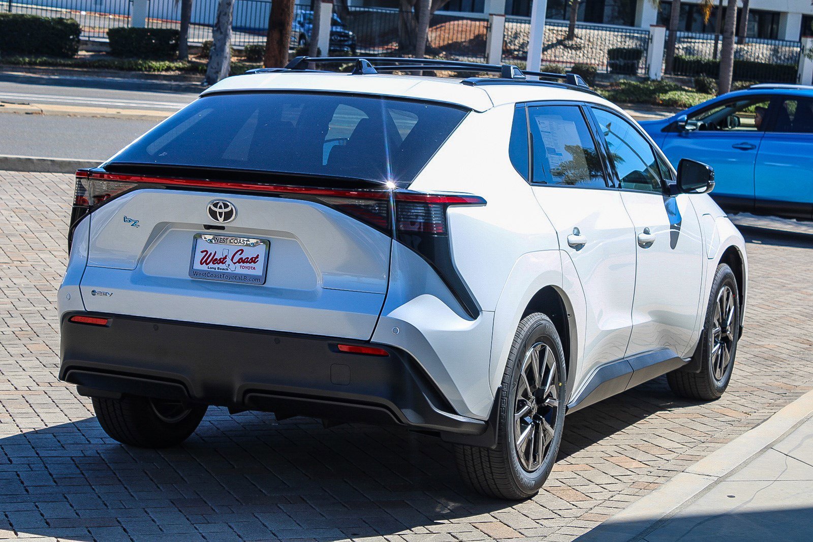 New 2026 Wind Chill Pearl <sup>1</sup> Toyota  XLE image 6