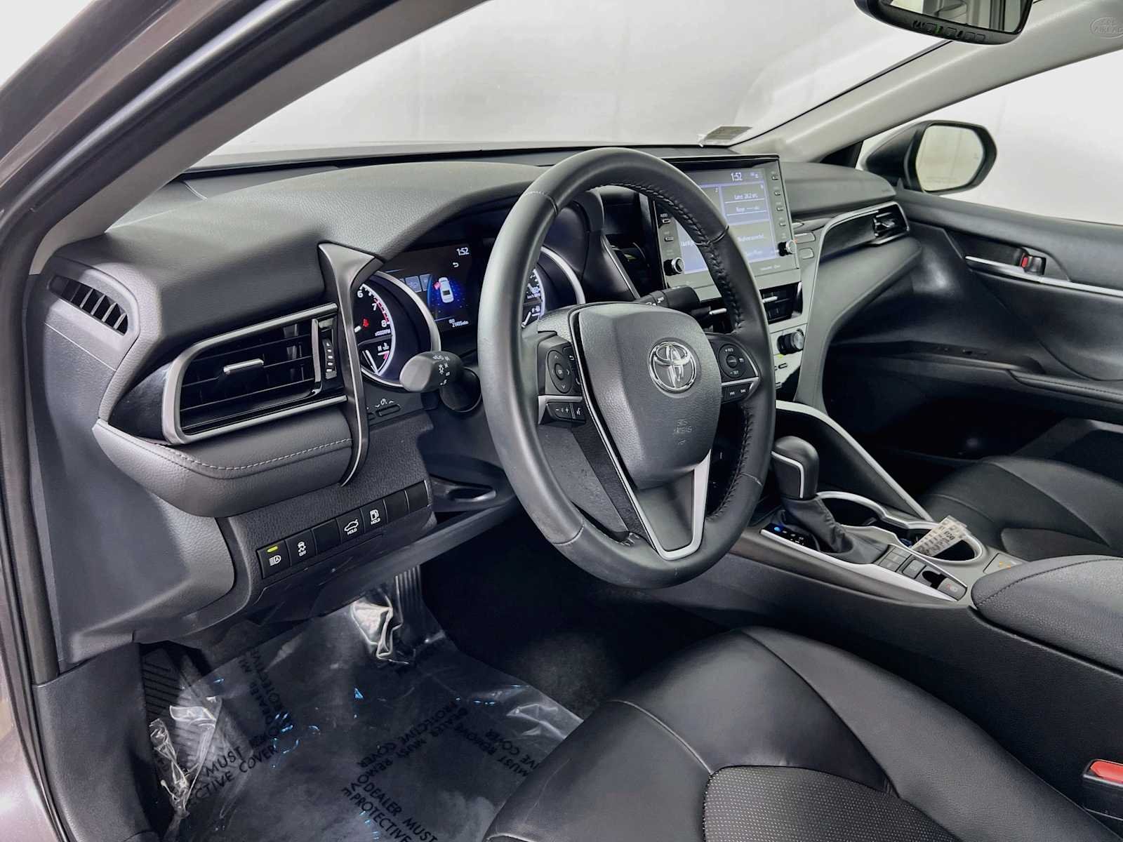Used 2023 Predawn Gray Mica Toyota XLE image 9