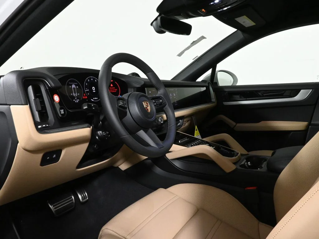 Certified Used 2026 White Porsche  image 4