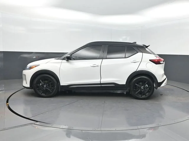 Used 2023 White Nissan SR image 2