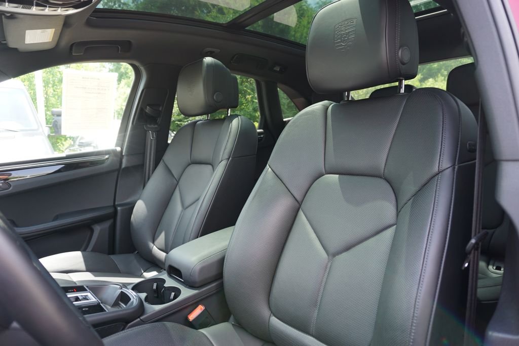 2025 Porsche Macan Base - Photo 11