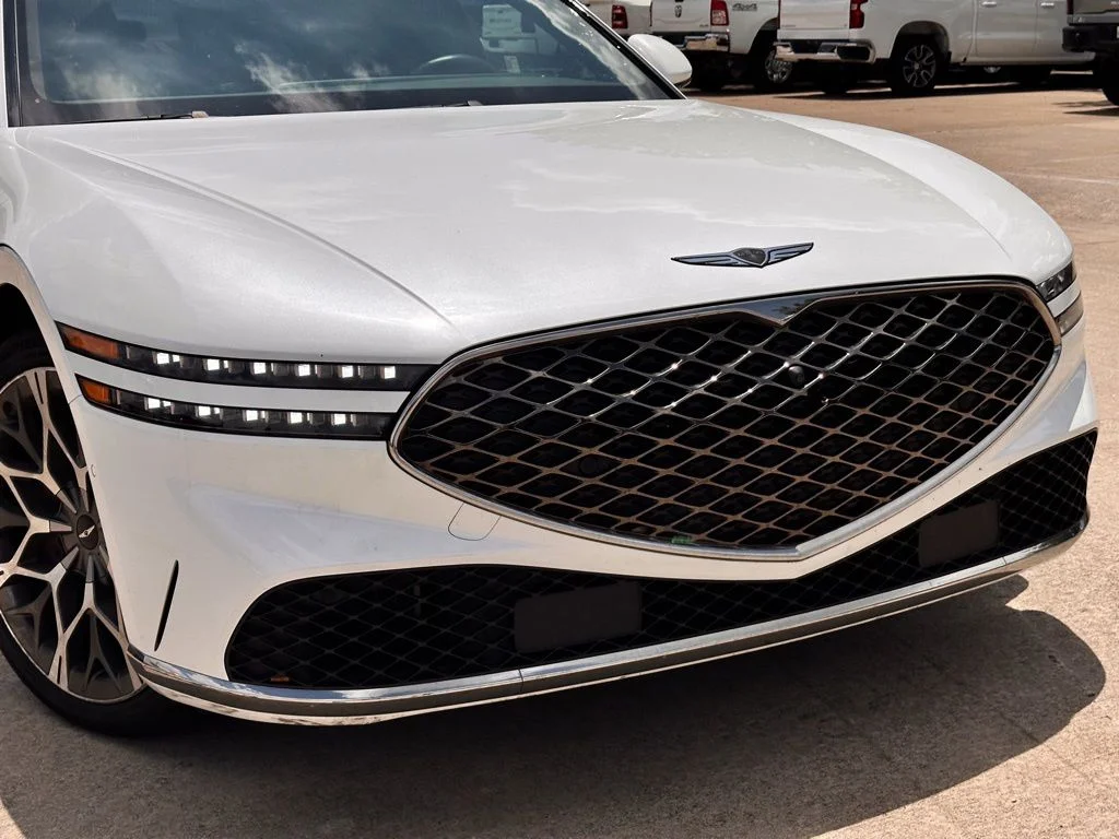 Used 2024 White Genesis 3.5T e-SC image 2