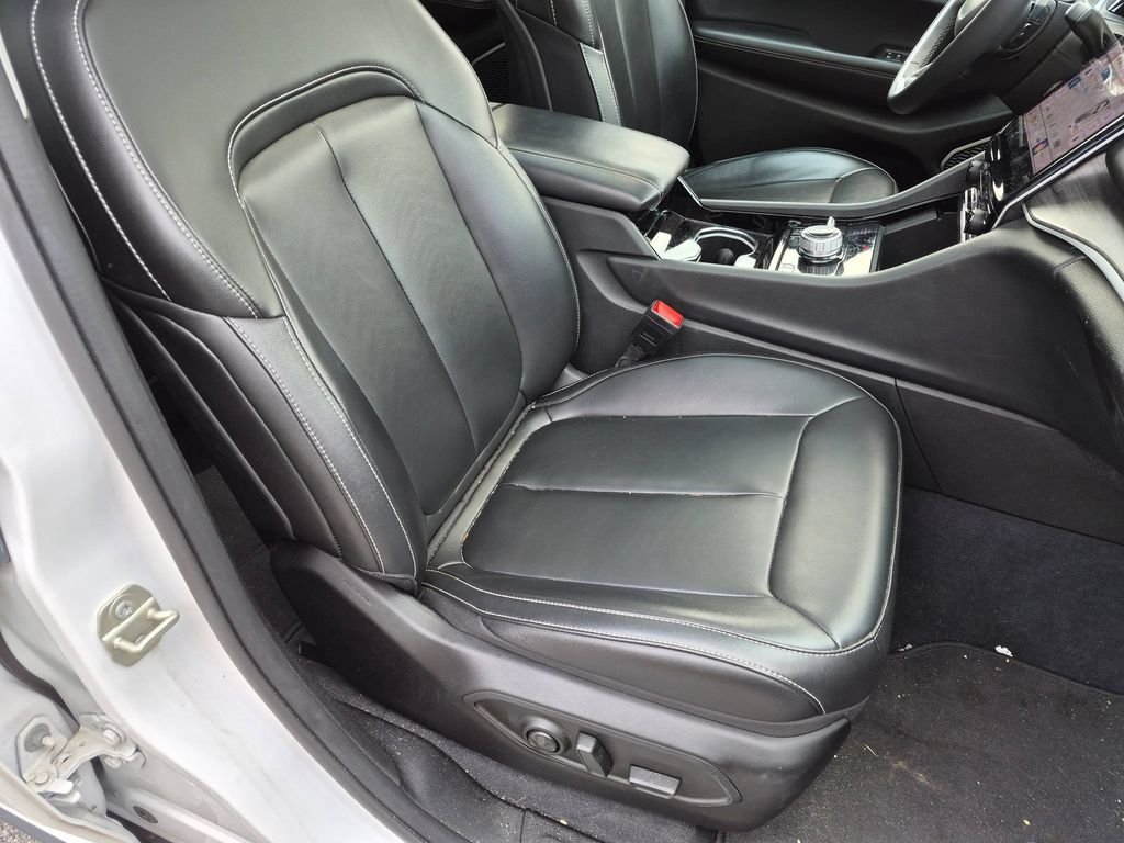 Used 2023 White Jeep 4xe image 32