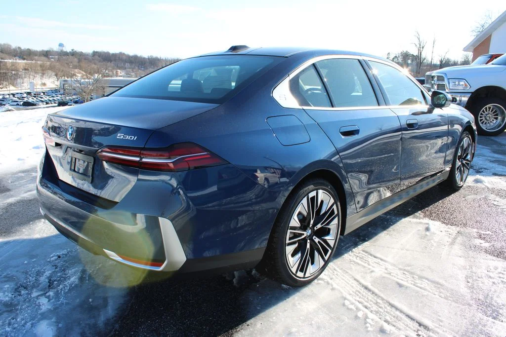 2026 BMW 5 Series 530i - Photo 8