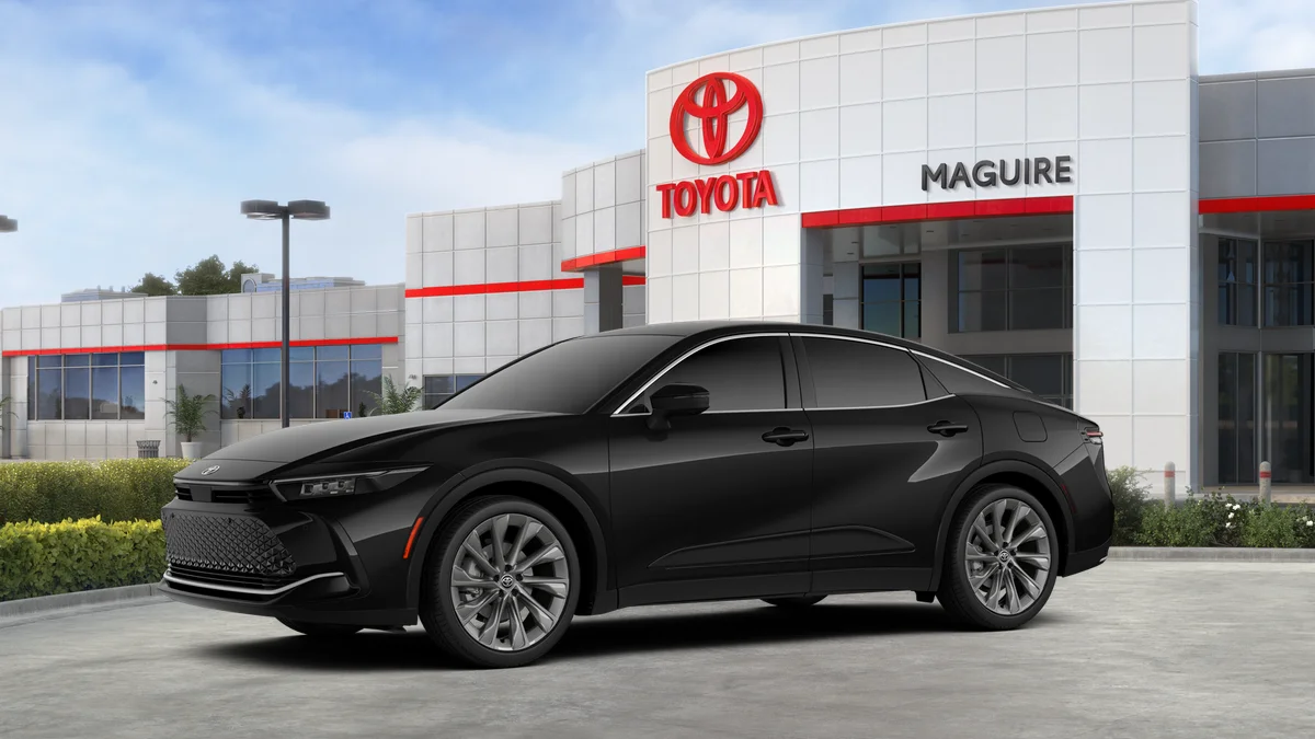 2026 Toyota Crown Limited - Photo 14