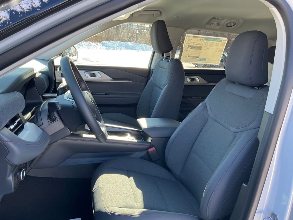 New 2026 Space White Metallic Ford Active image 12