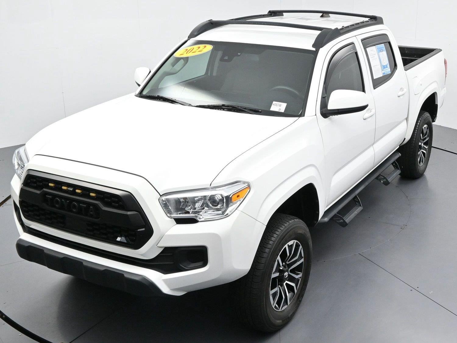 Used 2022 White Toyota SR V6 image 40
