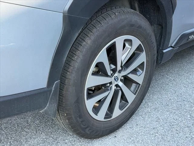 Used 2025 Silver Subaru Premium image 27