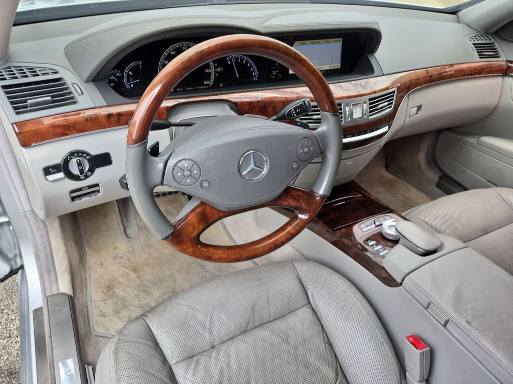 Used 2010 Silver Mercedes-Benz S 550 image 17