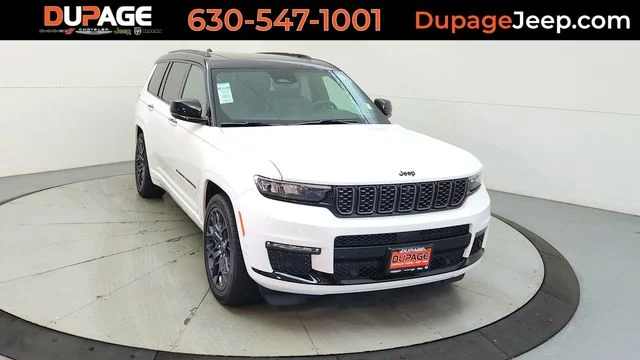 Used 2025 White Jeep Summit image 1