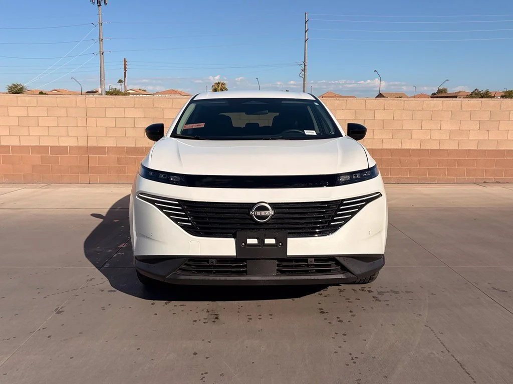 Used 2025 White Nissan SV image 4