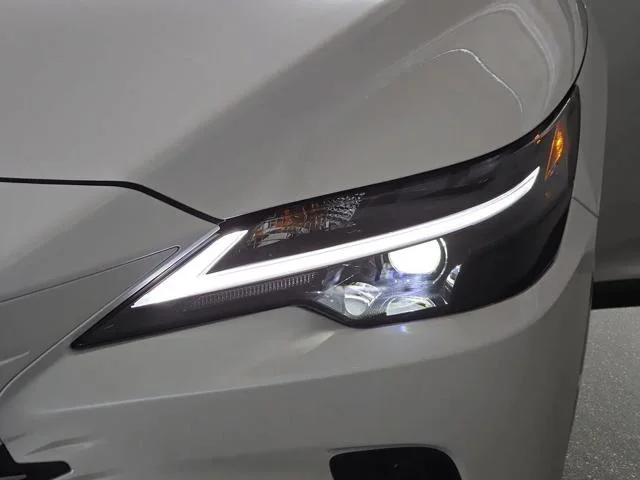 New 2026 Eminent White Pearl Lexus PREMIUM PLUS image 36