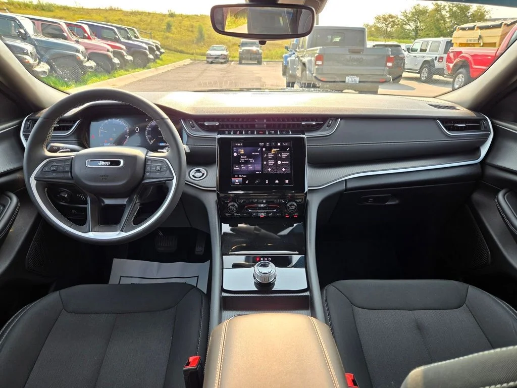 Used 2024 Black Jeep Laredo X image 19