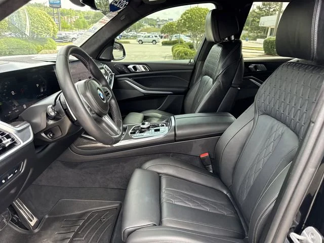 Used 2025 Black Sapphire Me BMW M60i image 9