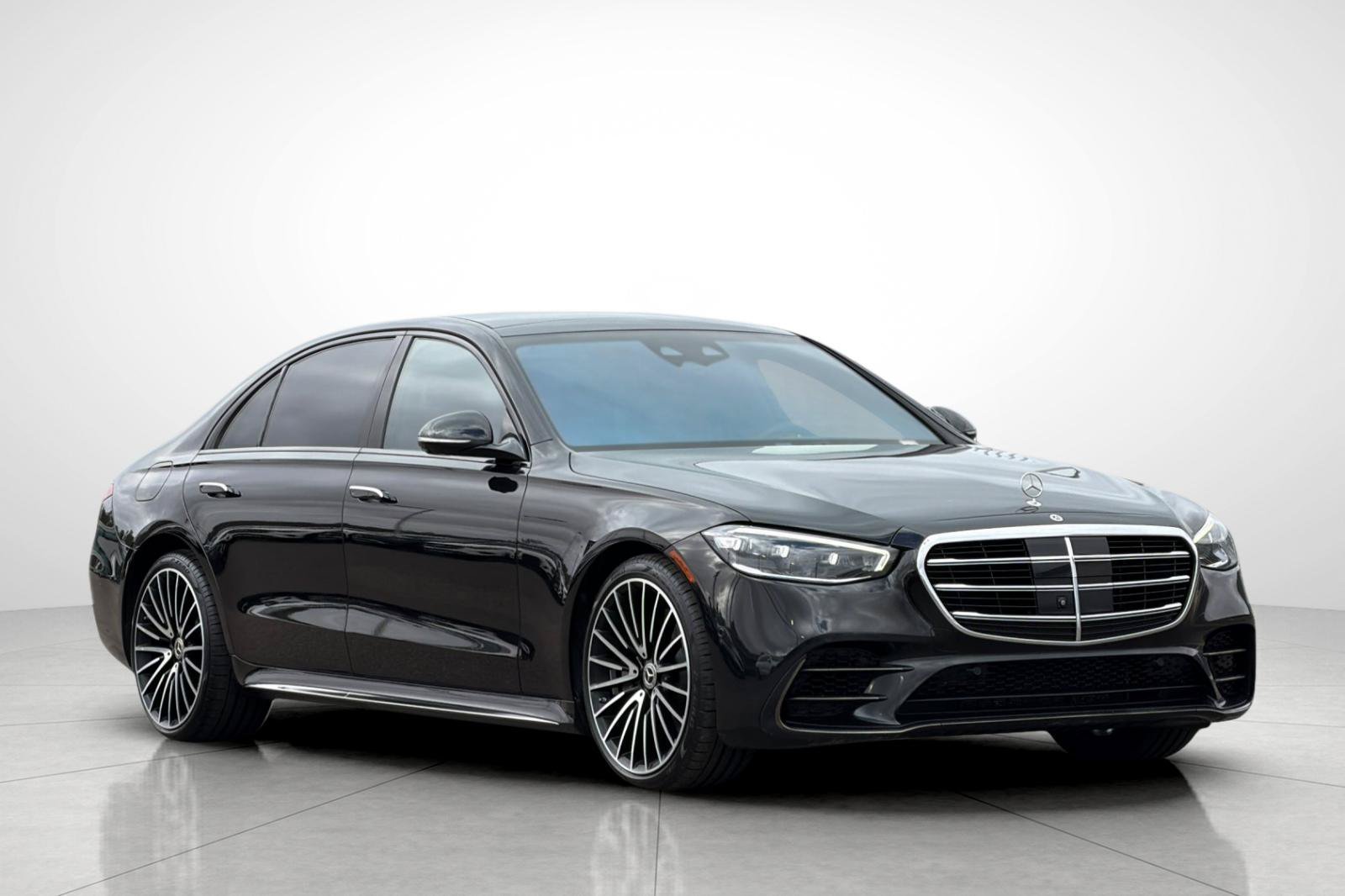 Used 2023 Black Mercedes-Benz S 580 image 31