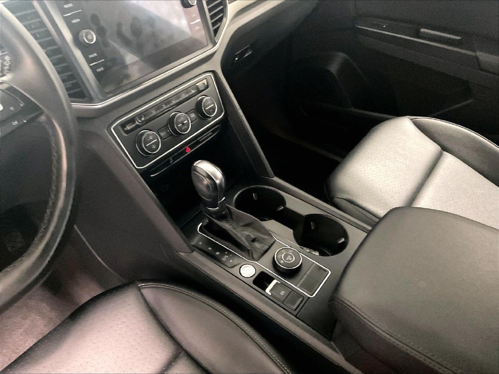 Used 2019 White Volkswagen 3.6L V6 SE image 21