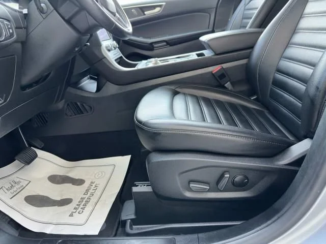 Used 2022 Silver Ford SEL image 37