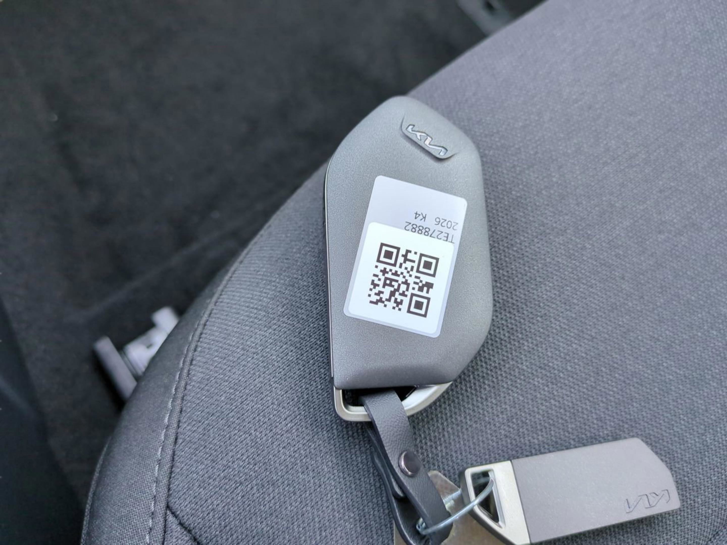 New 2026 Snow White Pearl Kia LX image 30