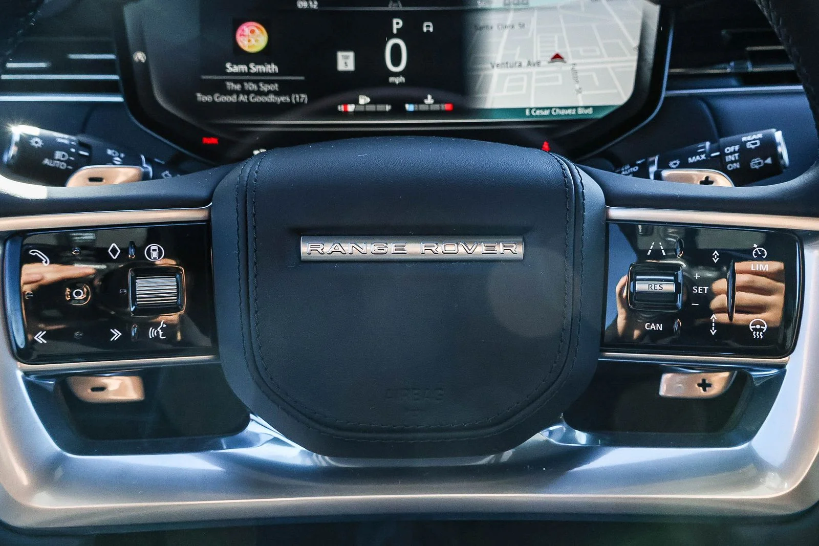 New 2026 Charente Grey Land Rover SE image 34