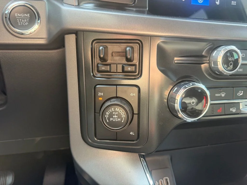 New 2026 Agate Black Metallic Ford XLT image 25