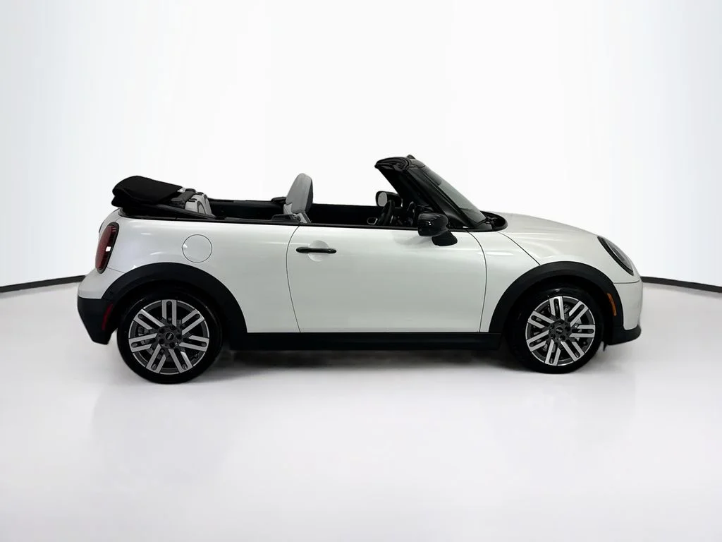 New 2026 Nanuq White Metallic MINI Signature Plus image 4