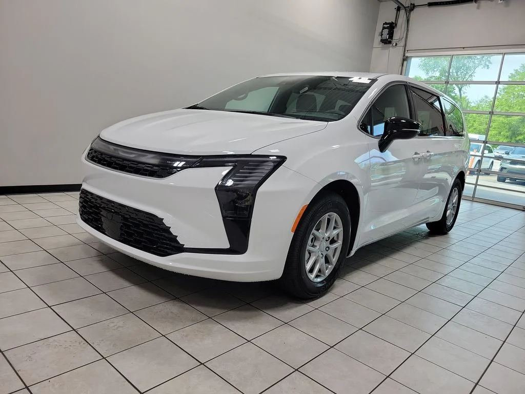 New 2027 Bright White Clear-Coat Exterior Paint Chrysler Select image 3