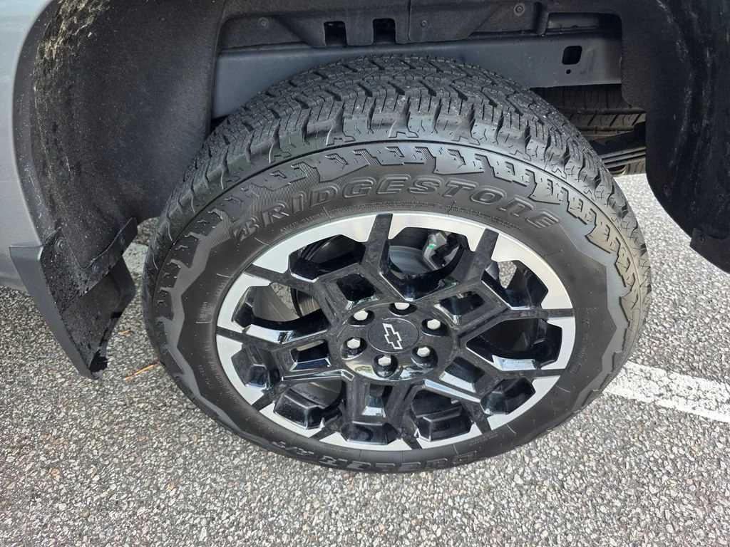 Used 2026 Sterling Gray Metallic Chevrolet Z71 image 32