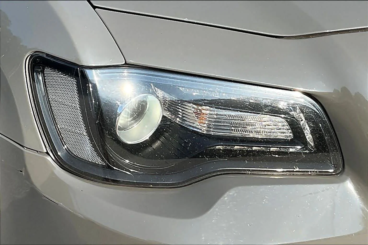 Used 2019 Ceramic Grey Clearcoat Chrysler Touring image 27
