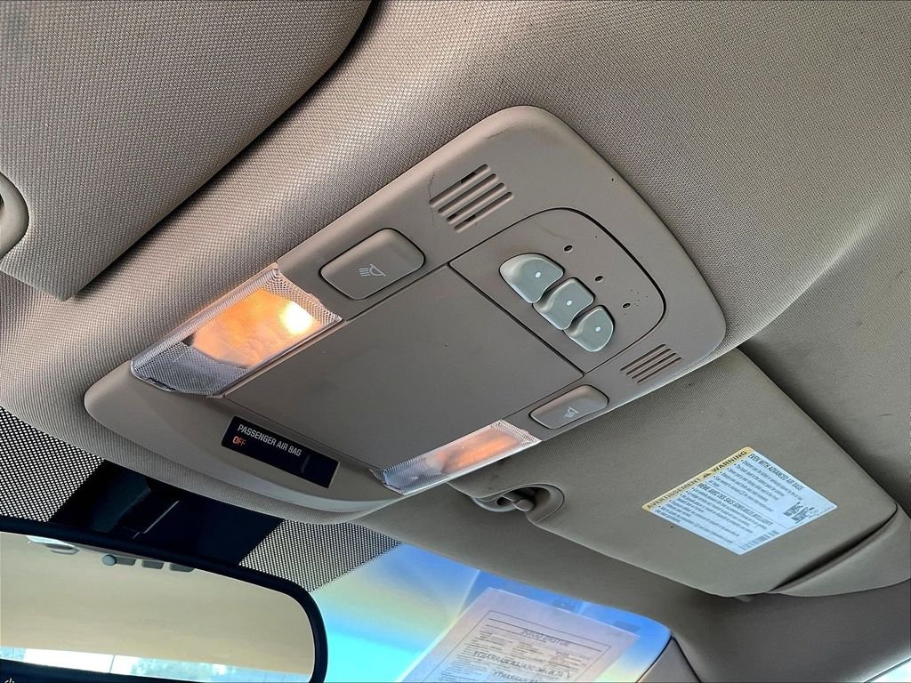 Used 2008 Gold Buick CXL image 16