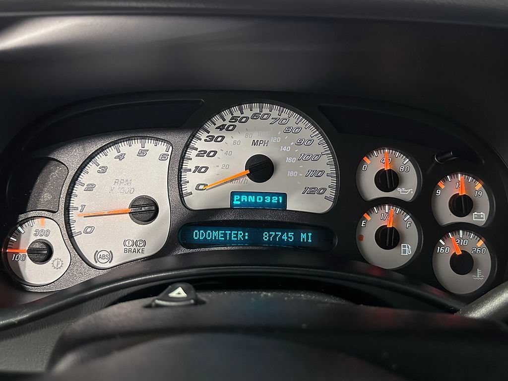 Used 2004 Victory Red Chevrolet NA image 60