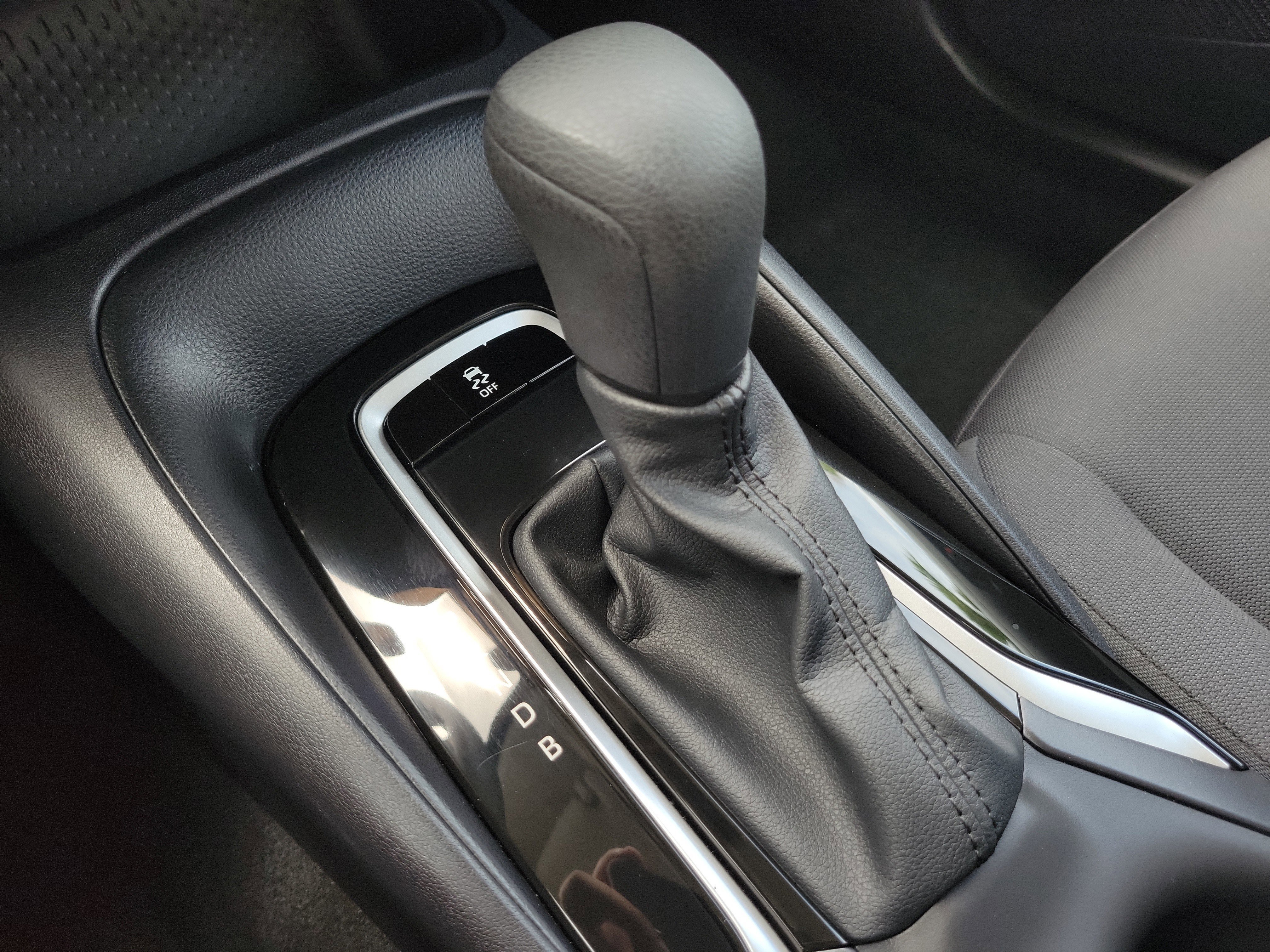 Used 2025 Underground Toyota LE image 28
