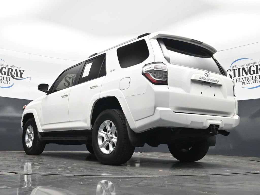 Used 2020 White Toyota SR5 image 30
