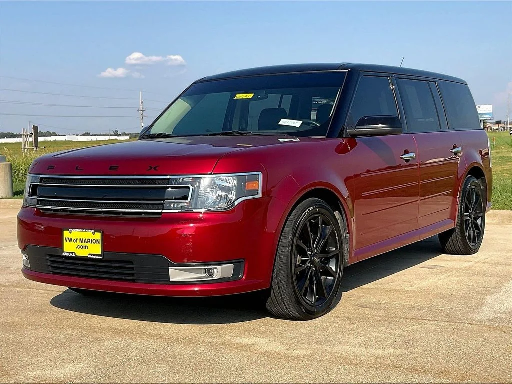 Used 2019 Red Ford SEL image 7