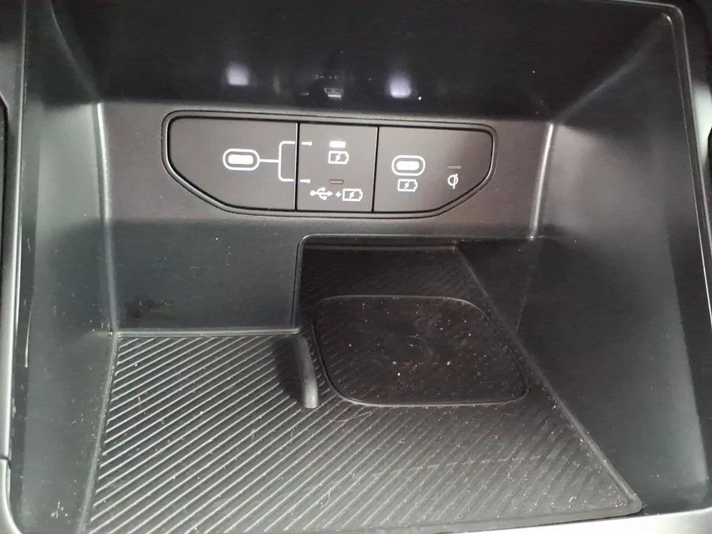 Used 2025 Brown Kia X-Line EX image 35