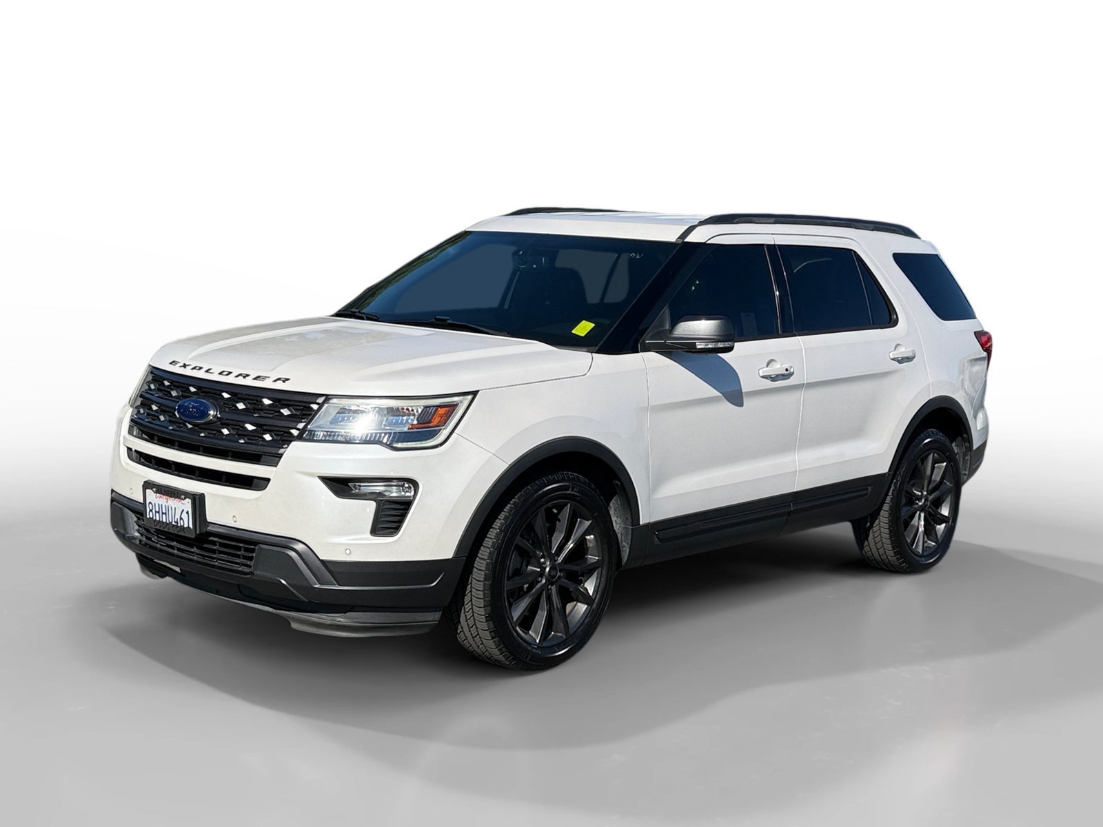Used 2019 White Platinum Clearcoat Metallic Ford XLT image 1