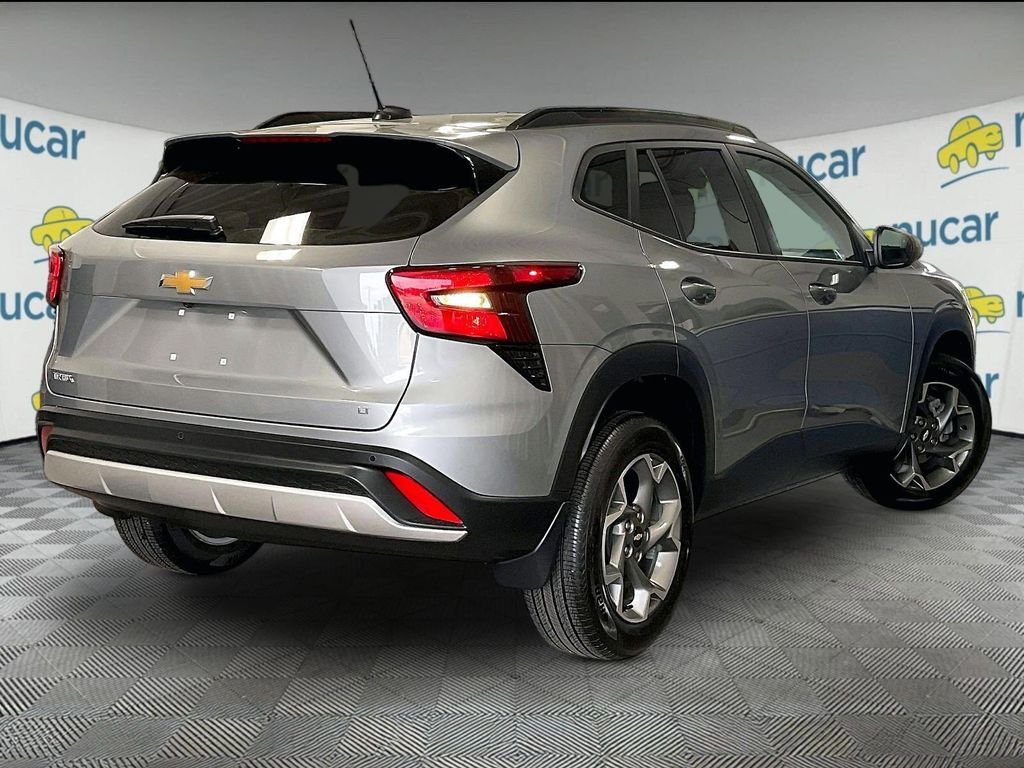Used 2025 Gray Chevrolet LT image 6