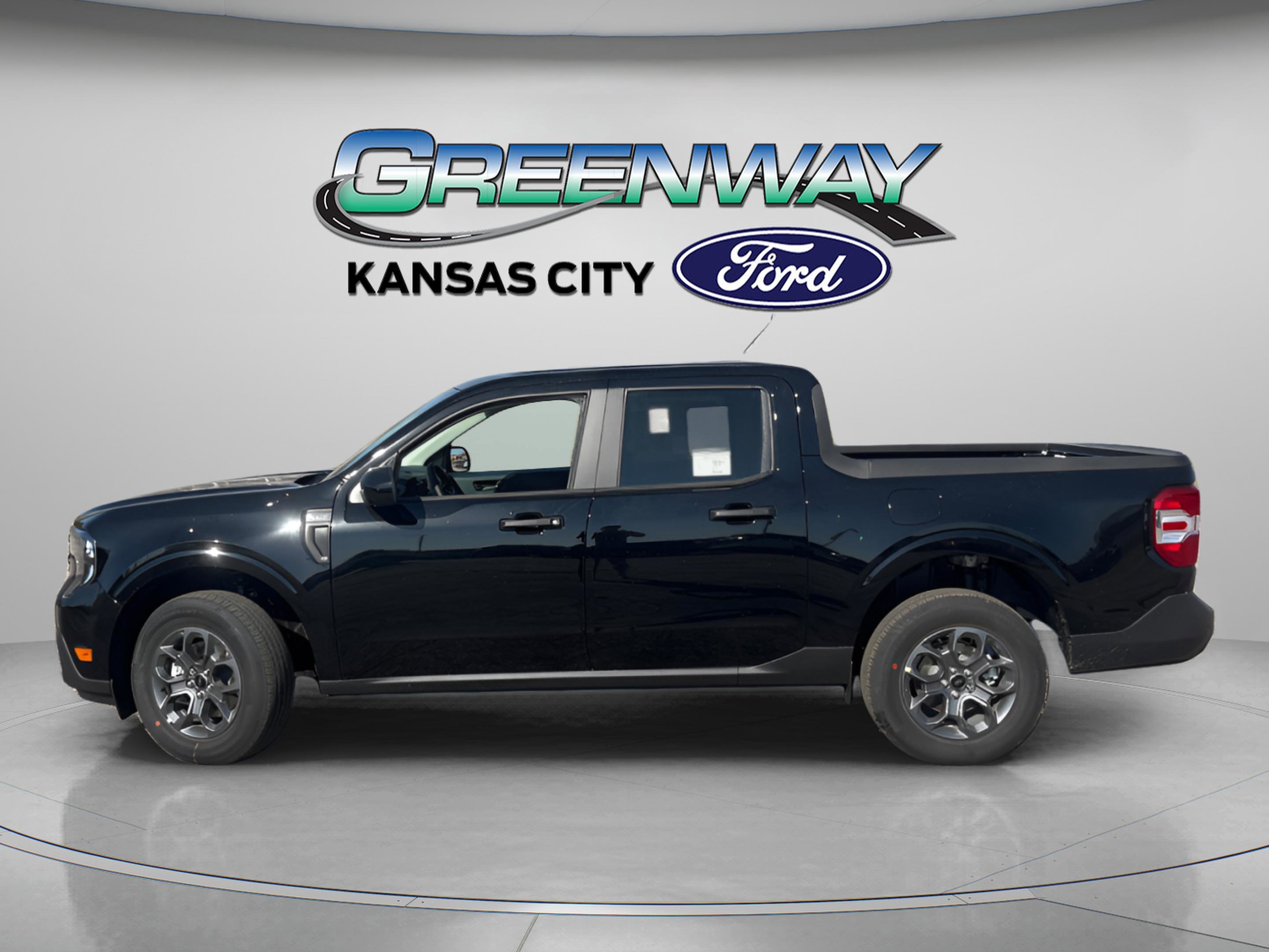 New 2026 Shadow Black Ford XLT image 4