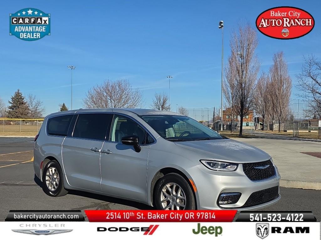 2024 Chrysler Pacifica Touring L