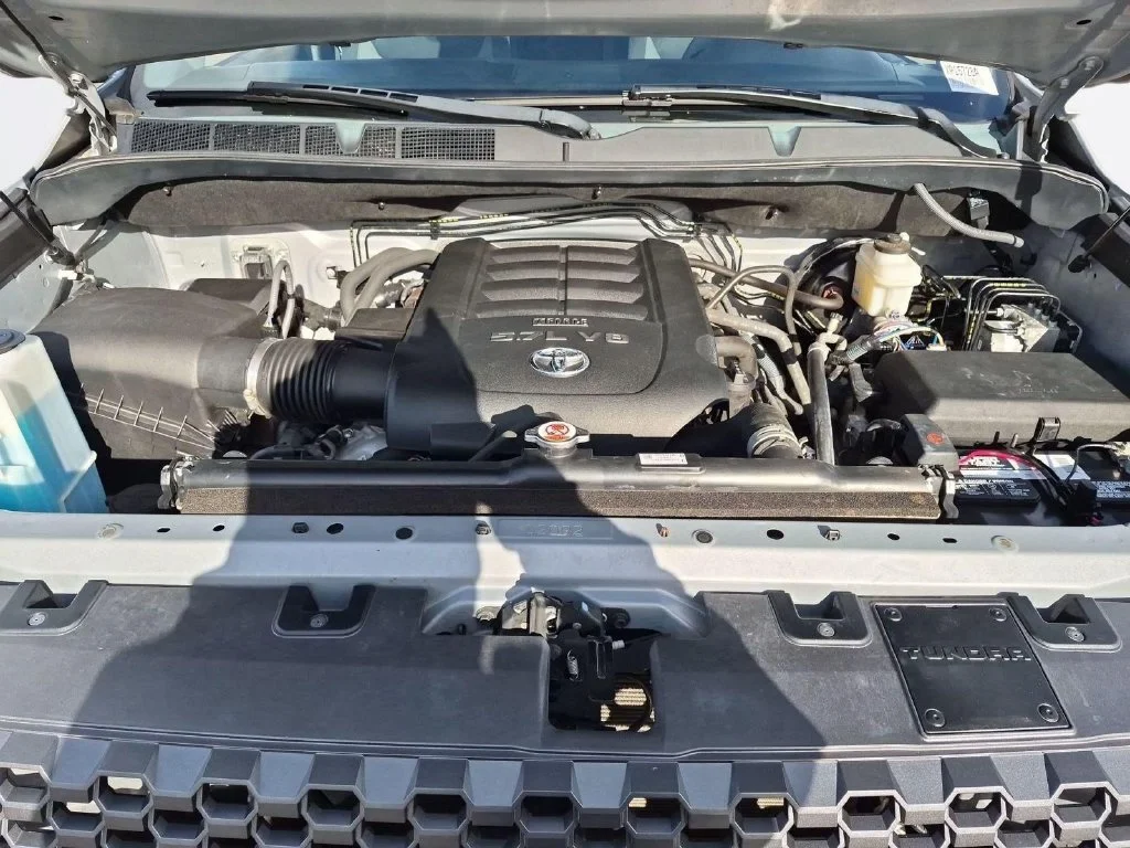 Used 2020 Cement Toyota SR5 image 31