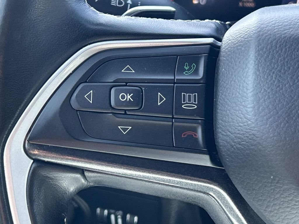 Used 2021 White Jeep Altitude image 21