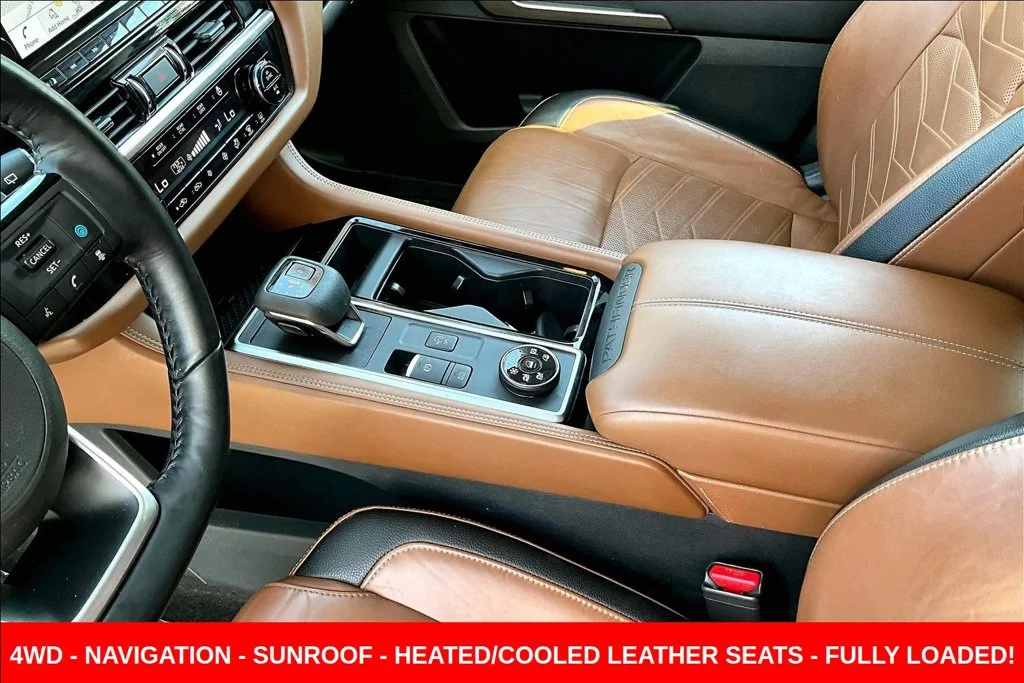 Used 2022 White Nissan Platinum image 22