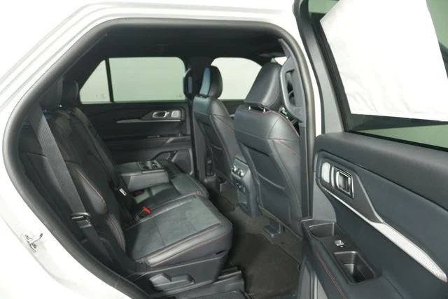 New 2026 Star White Metallic Tri-Coat Ford ST image 23