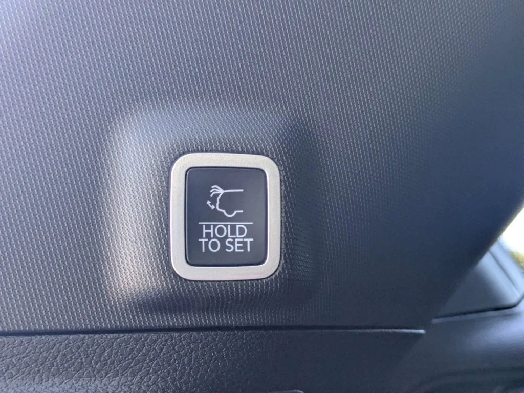 New 2027 Bright White Clear-Coat Paint Jeep  image 14