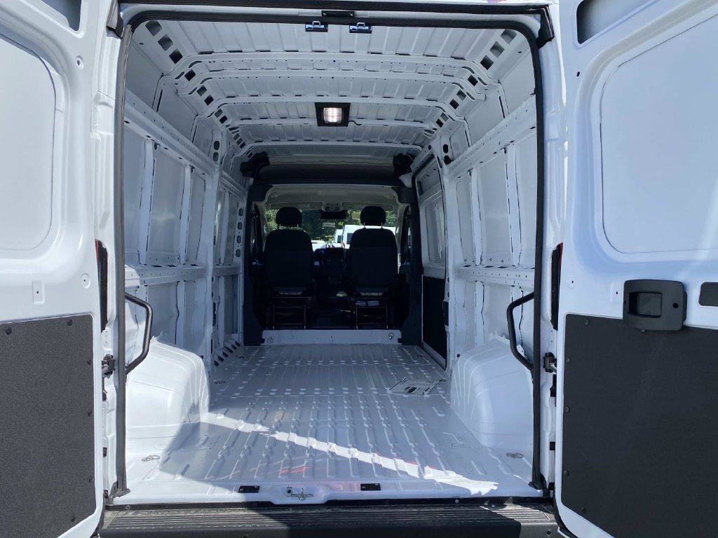 New 2026 Bright White Clear-Coat Exterior Paint RAM High Roof image 5
